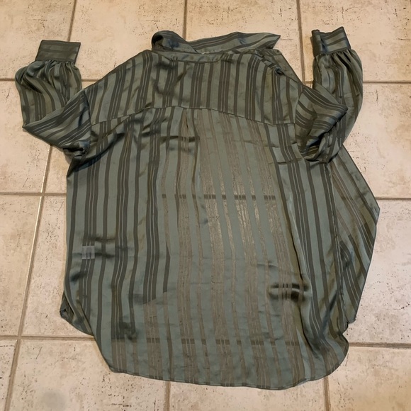 Reitmans Green Striped Silky Blouse - Size 2X - Picture 8 of 9